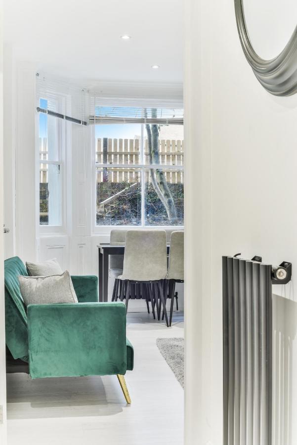 Amazing 2 Bed Apartment Clapham North London Exterior photo
